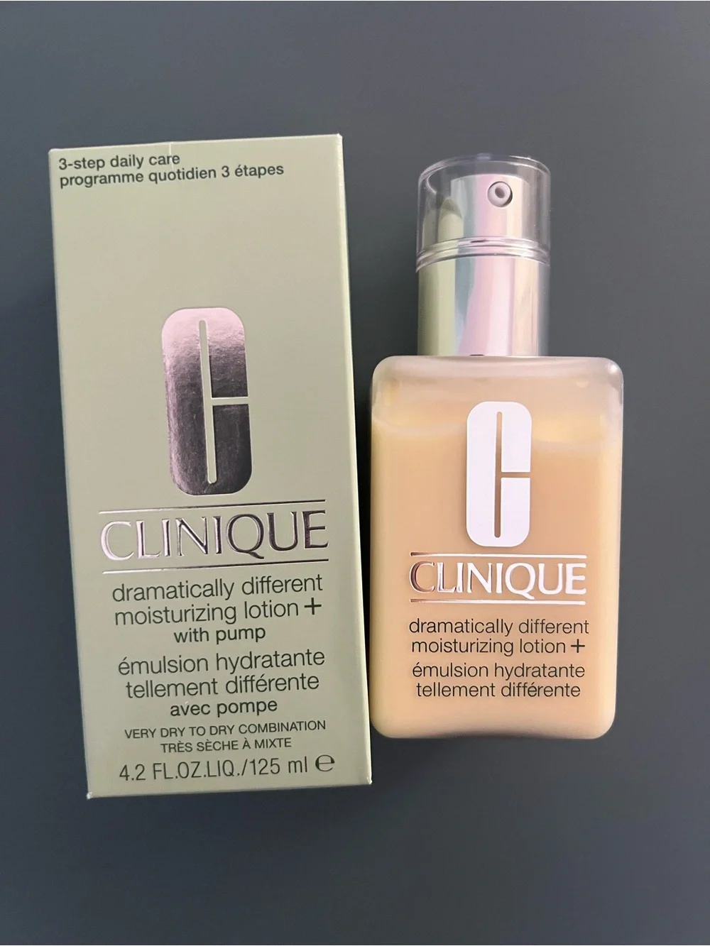NIB Clinique Dramatically Different Moisturizing Lotion+ (4.2 fl. oz./125 ml)